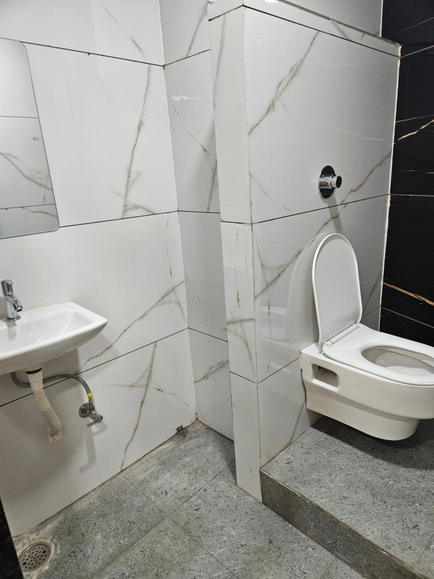 Shri Shiv Ganga Bhakt Niwas Hotel Uddzsaín Kültér fotó